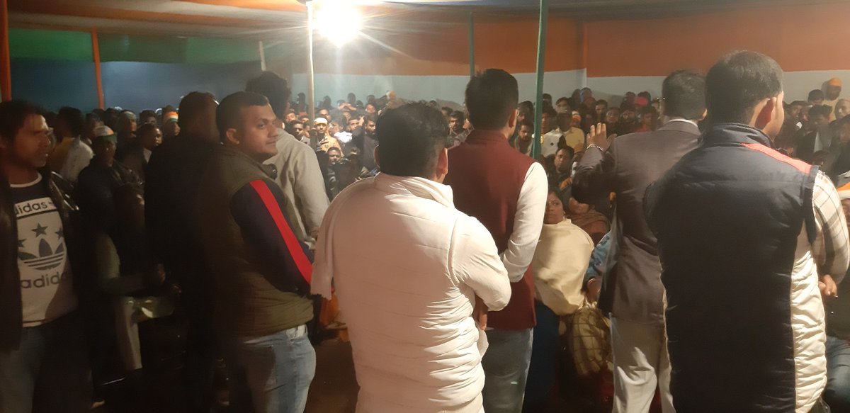 MdShaukinIYC's tweet image. 15/12/2019,Booth Meeting of Total 346 Booth at #JhariaAssembly For the Final Day of Tomorrow 4th Phase Jharkhand Election 2019,Plz Cast Your Valuable Vote in Favour of #PurnimaNirajSingh ji at Jharia Assembly on 16th December 2019🙏🙏🙏