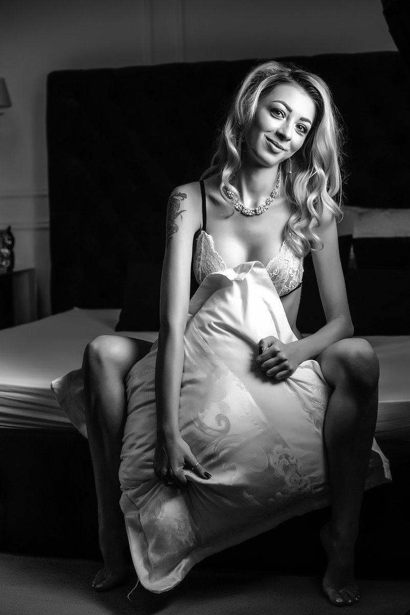 Who's ready to play with me ? I'm online at 

<a href="/LiveJasmin/">LiveJasmin</a>

😍😍😍#blondediamond  #camgirl #GlamourGirl  

#SimplyAmazing #authenticforever  #LiveJasmin🖤❤️

❤️ livejasmin.com/en/chat-html5/…