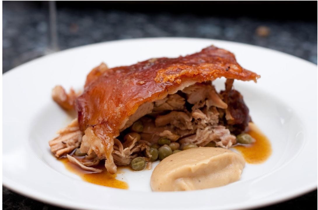 Pork, Pork Christmas! 🎄🎄🎄
Te comerías una buena Lechona?

By popular demand Marlon's legendary #Christmas #Lechona <a href="/MarlonsKitchen/">Marlon´s Kitchen</a> is back for a third year, ready to make your festive #season even more delicious.

Booking now open ➡️➡️➡️  marlonskitchen.com/lechona-in-lon…
