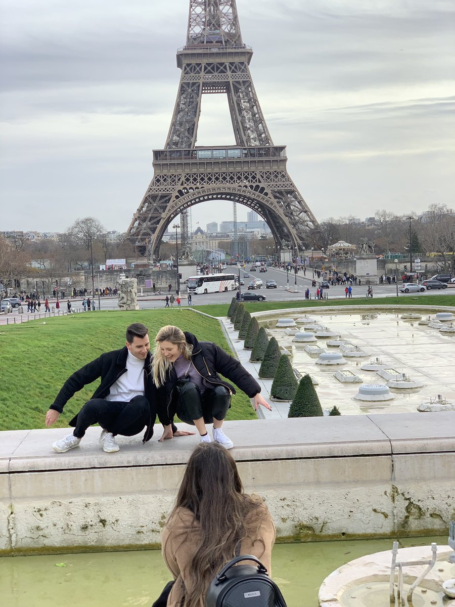 davidandu_'s tweet image. este viaje no lo hemos hecho solos! gracias a todo el equipo que nos acompaña y nos ayuda en el #orangetour 💖💖💖 aquí con nuestra fotógrafa 🇬🇷