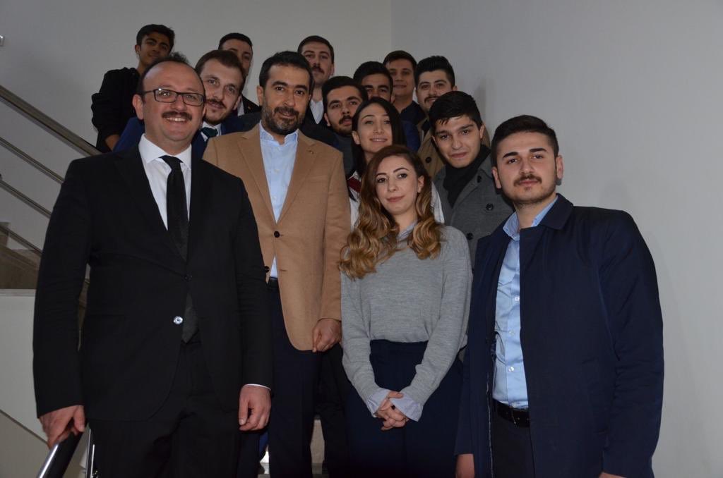 hakanhanozcan's tweet photo. 2⃣ Yenimahalle ilçemizde delege seçimlerini gerçekleştiren teşkilatımızla bir araya geldik. 

📍AK Parti Yenimahalle İlçe Başkanlığı https://t.co/S1GptmkvH9