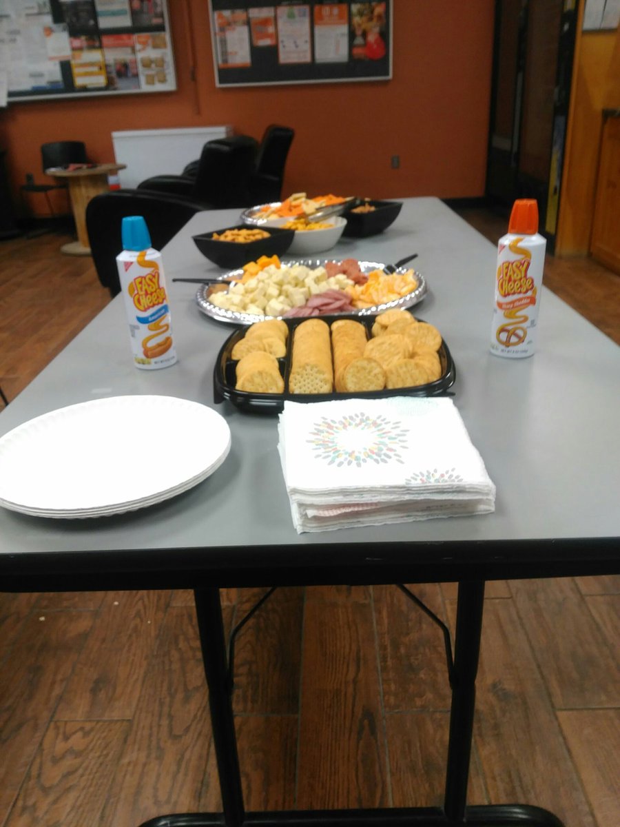 And on the 3rd day of Christmas my true love gave to me Cheese!
#MWDEC2019 
<a href="/HDjackie2771/">Jacqueline Waldron</a> <a href="/Pabasel12/">Paul Basel</a> <a href="/mmmatey/">Matt Matey</a> @kathyraglin840 <a href="/bobsaniga/">Bob Saniga</a>