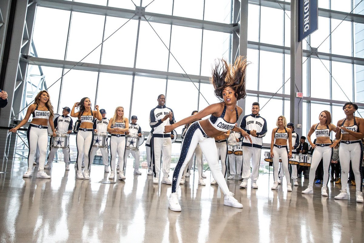 DCRB_Candace's tweet photo. Gameday, is that you playa? 💙
@DCRhythmBlue
📸: @rhileephotog
#cowboysnation #americasteam #wedemboyz #americashiphopteam #dallascowboys #dallas #dance #dancer #dcrb #prodance #prodancers #dancelife #football #footballseason #nfl #fanspace #rblf #rhythmandblue #nike #LARvsDAL https://t.co/1N1VwaPnf2