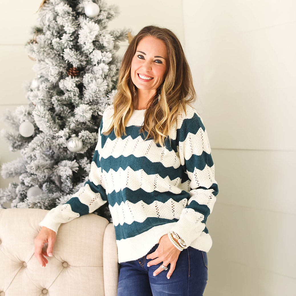 How fun is the Vanessa sweater?! We love the teal chevron pattern on this one!💛#sweaters #newarrival #asherkate asherkate.com/products/vanes…