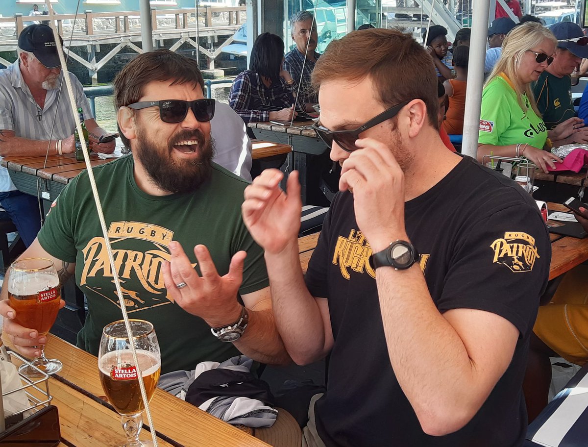KwaggaBoucher's tweet image. Ons vat &apos;n breuk voor die finaal. Carbo loading. 🤣🍺🏉 @EduanW #PatriotTrots @HuntingPatriot
