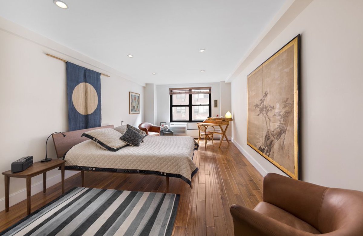 #Openhouse today! Sunday, Dec. 15 from 1:30 PM - 2:30 PM. Move-in ready! This renovated home features oak flooring, an open kitchen, marble mosaic tiling, a breakfast bar and lots of sunshine! Schedule with Ellen Halperin (212-370-1480) #GroganHomes