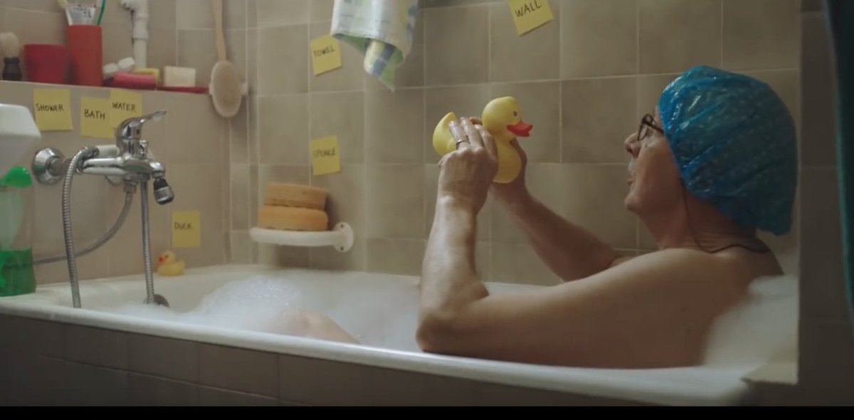 TheBurghBox's tweet image. Allegro's "English for Beginners" is the advert of the season youtube.com/watch?v=tU5Rnd…