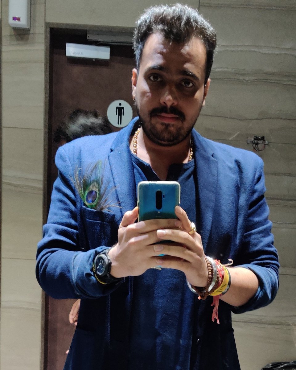 rjVEERindia's tweet photo. The way you dress is linked with your mood so dressing well most often help in keeping you more stably happy.ย
#happy #dressup
Acchi photo Gusalkhane me hi kyun aati he ๐ค?
#Anchor #Host #Emcee #ReadyToHost
#RjVEER ยฎ๏ธ
The Master of Ceremonies https://t.co/NGqxhnzFFg