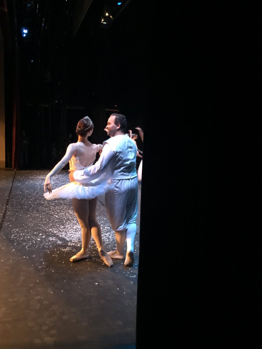 NatRose_98's tweet photo. Last performance of the Nutcracker is today ❄️ https://t.co/yy0FDPbXdq