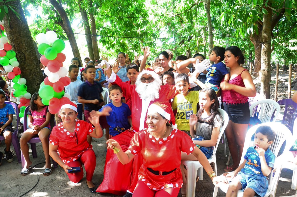 genivalsales's tweet photo. Hoje pela manhã nossa equipe do #FazendoUmaCriançaFeliz foi até à comunidade Olho D'água Grande, região da Formosa levar alegria e solidariedade para famílias e crianças da região. Muito obrigado pela acolhida!

#FAZENDOUMACRIANÇAFELIZ #Piripiri #olhodaguagrande #zonarural https://t.co/wk44KeF4Cl