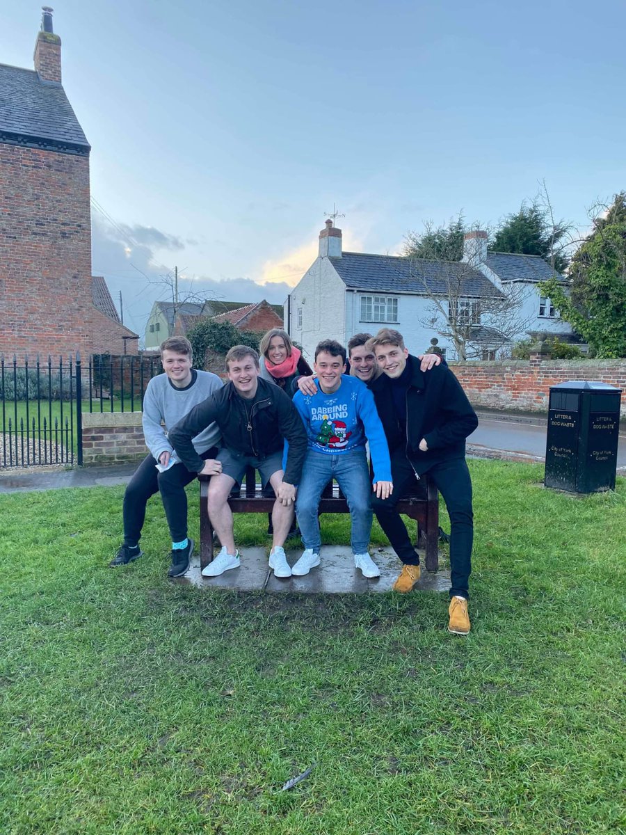 If a Bench is to damp Squat for the photo. #BenchFans