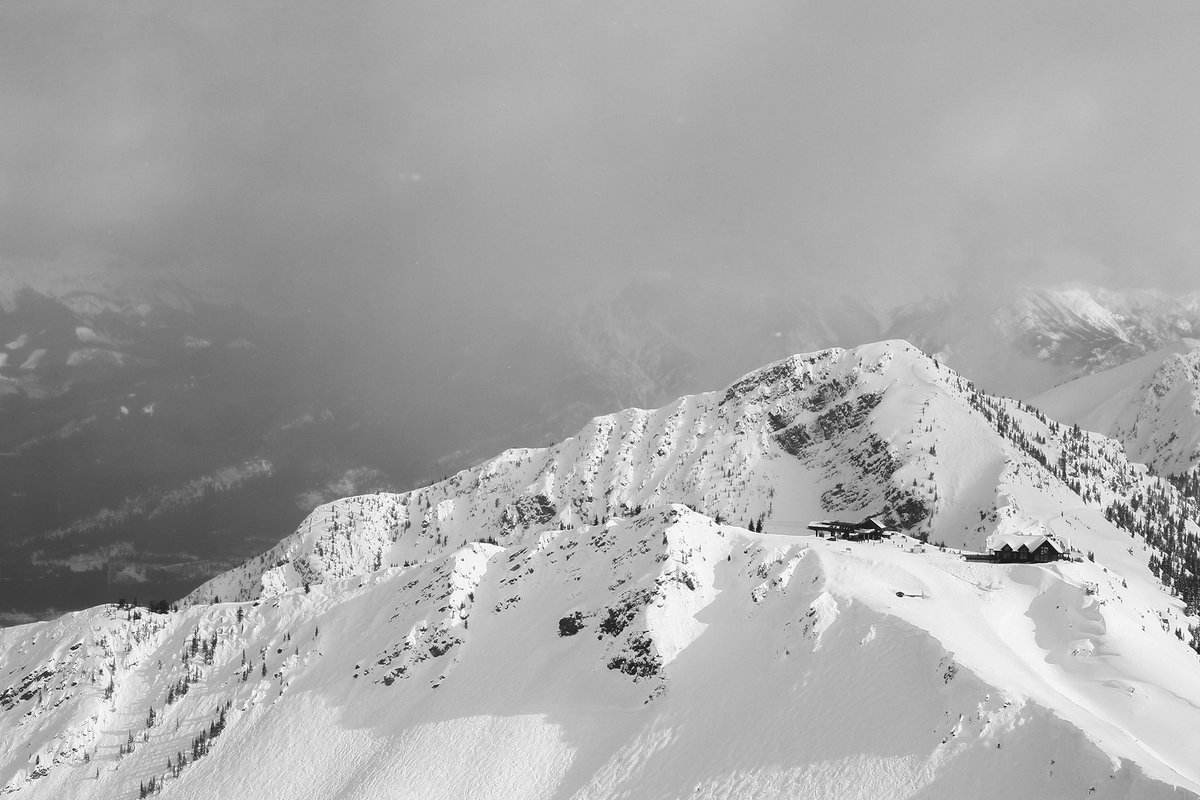 TourismGolden's tweet photo. Congrats to @KickingHorseMtn for being voted as one the 10 best ski resorts in North America

https://t.co/jsmCg2DX46 via @10Best 

#KHMR #GoldenBC #ThisHorseRules https://t.co/XtfC2hjgbA