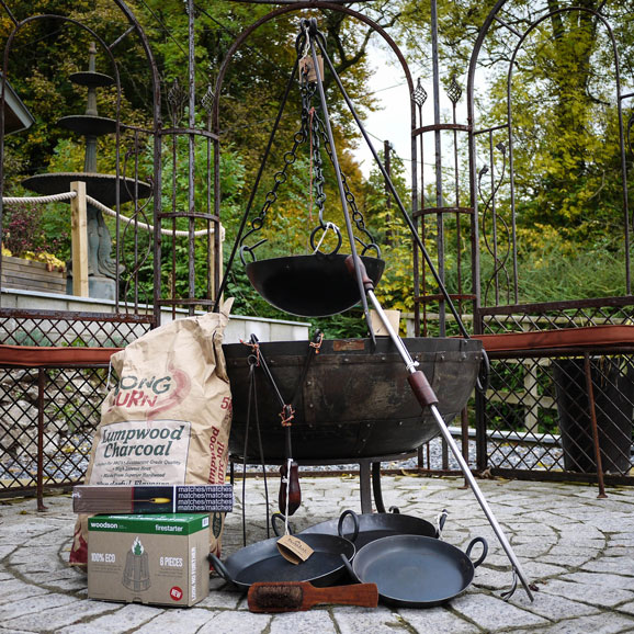 🎅 Still looking for that special Christmas present 🎁 for that special someone. Why not give a kadai Fire Bowl package with everything included to get you going. It will make lasting memories during the whole year. £279.00 Now with free delivery ed.gr/b2ebd