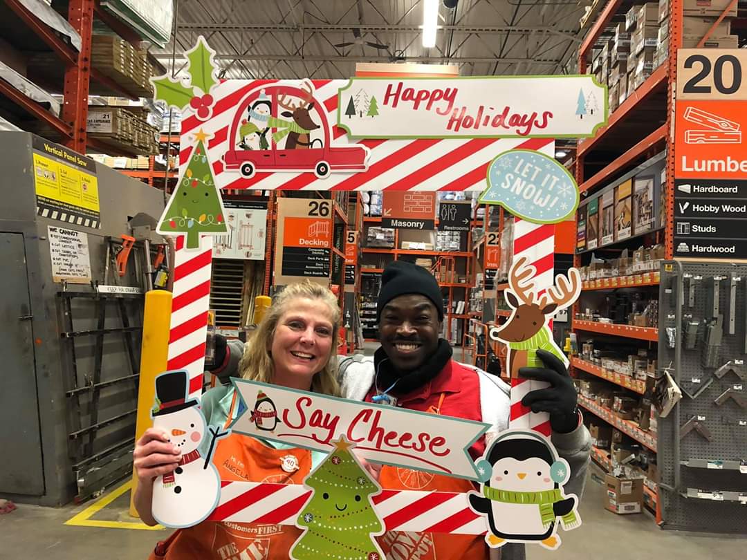 Say Cheese! 2731 has the holiday spirit! #MWDEC2019 <a href="/rmarl17/">Rob Marl</a> @SWHR33 <a href="/McFarrenGary/">Gary McFarren</a> @TheClanMcClain