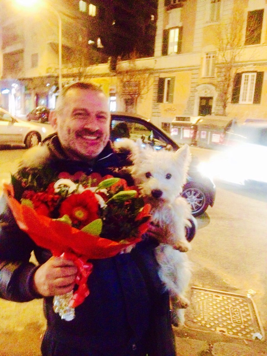 chrysler_de's tweet photo. Buona Domenica a tutti gli amici e le amiche di Tweeter e non ,buona serata ci vediamo questa sera 
per l'aperitivo alle 20,00 presso l'Associazione skyline Club Roma Via Pontremoli 36
Zona San Giovanni Metro A/C https://t.co/rhpbLH3Hsm