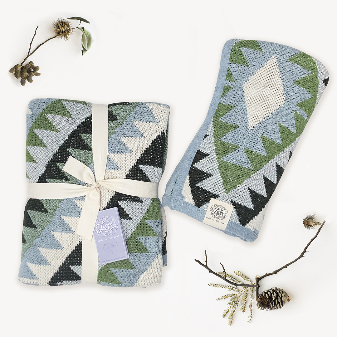 loopcollection's tweet image. Still looking for the perfect baby gift? We've got it! All eco-friendly knitwear and layette blankets 20% OFF + free shipping! #sustainablegifts #MADEinUSA #ecobaby #recycledcotton