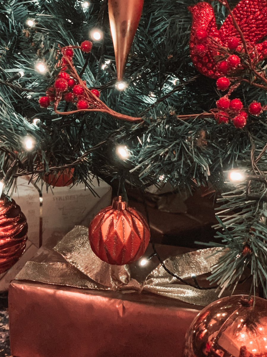 10% discount on all gifts and experiences! 

Treat a loved one to a gift voucher to use at the Abbey Hotel. ✨

Discount valid until 22nd December. 

To browse and to purchase ⬇️
abbeyhotelbath.wearegifted.co.uk