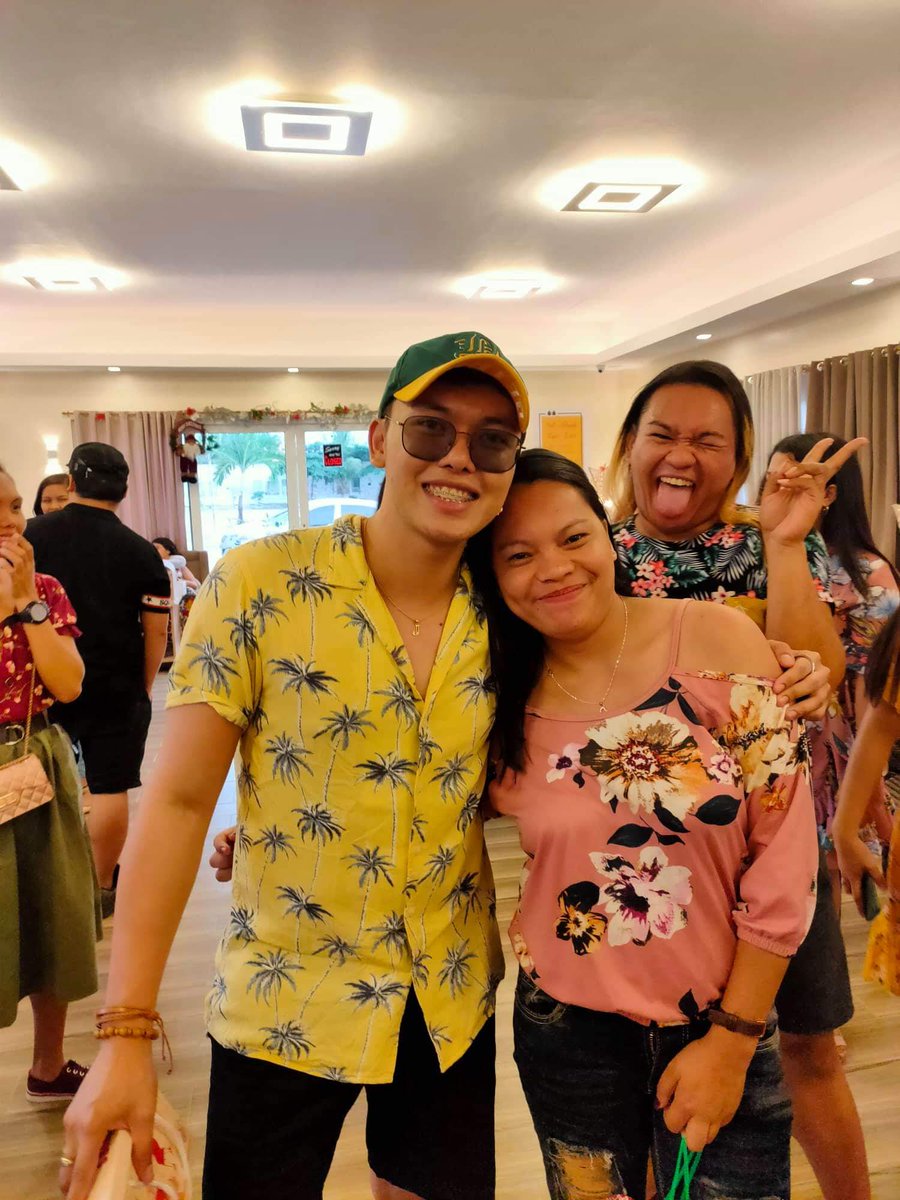 CelynBritt's tweet photo. hue hue palihog lang ko ninyong duha @carla_nicole22 @iamhazelpapas  unsay peoblema ninyo hahaha! 
Merry Christmas Everyone❣️💜 https://t.co/c7PM3MOZ8H
