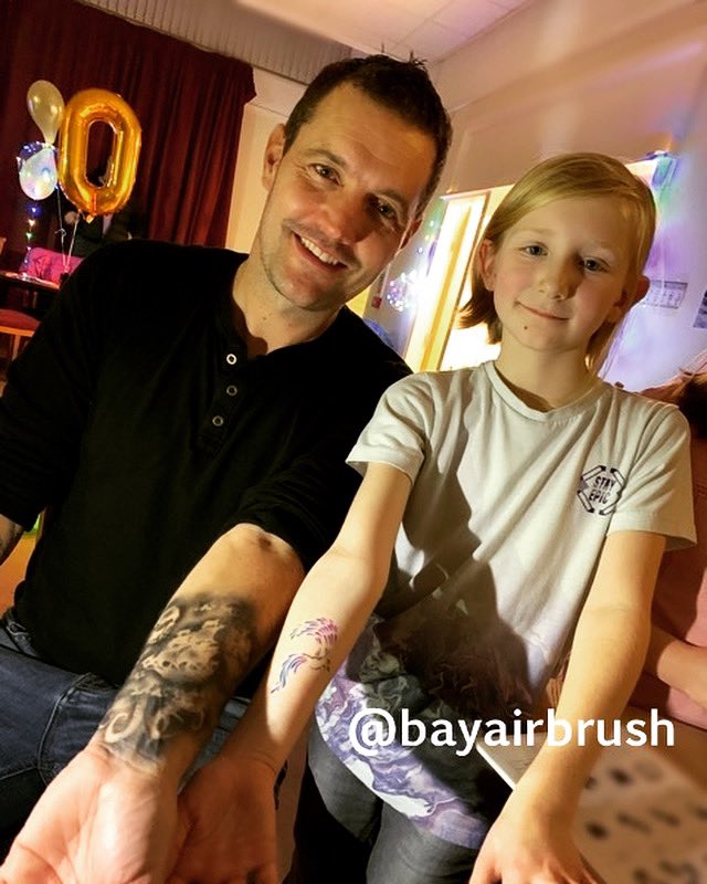 Happy Birthday Jessica! 🥳 #airbrushparty #birthdayparty #airbrushtattoos #glittertattoos #temporarytattoo #sleevetattoo #kidsparty #events #cosplay #partyideas #Brixham #Torbay #paignton #torquay #brixham  #teignmouth #newtonabbot #airbrushpro #airbrushbodyart #torbayparty