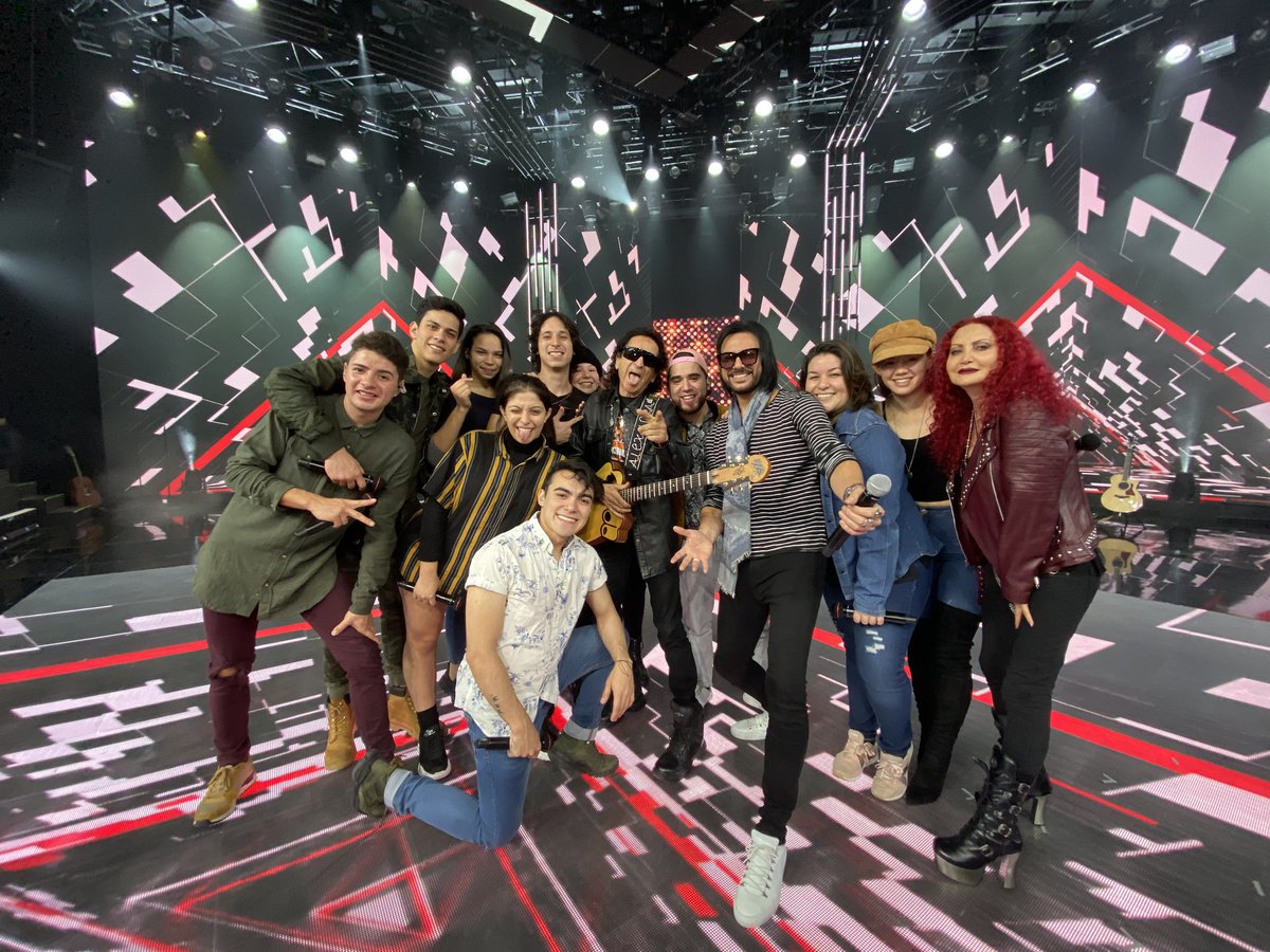 iambetocuevas's tweet photo. ¡Están listos para rockear esta noche con @AlexLora_ElTri en @lacademiaazteca! 🤟🏻🎸🔥🎶 #LaAcademia #LaAcademiaSorprende #ChelaLora https://t.co/rPLrD6vO4S