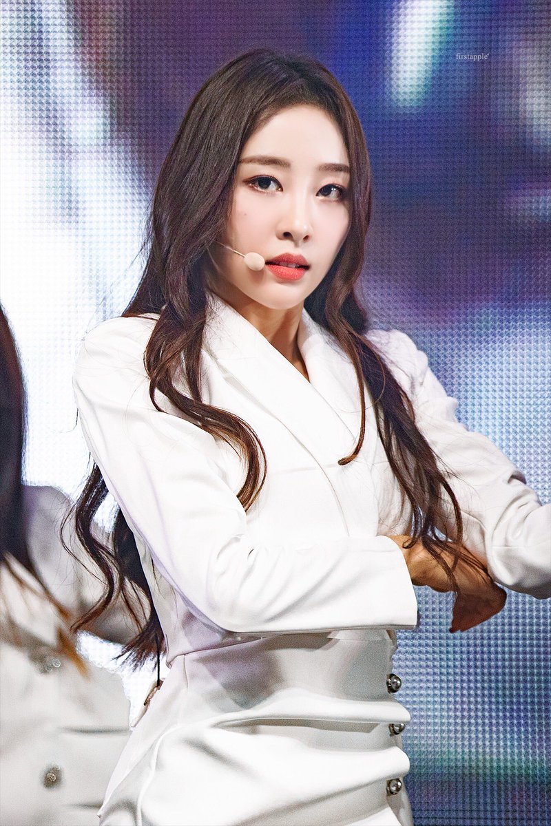 loona pics tweet media
