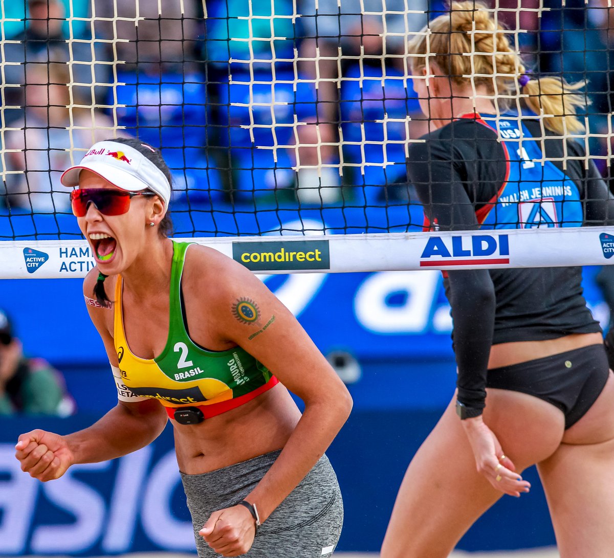 saidaderede's tweet photo. Duda é eleita a melhor jogadora do mundo pelo segundo ano consecutivo. Confira: https://t.co/xhWfTfPLAk https://t.co/hqpM4dMDW7