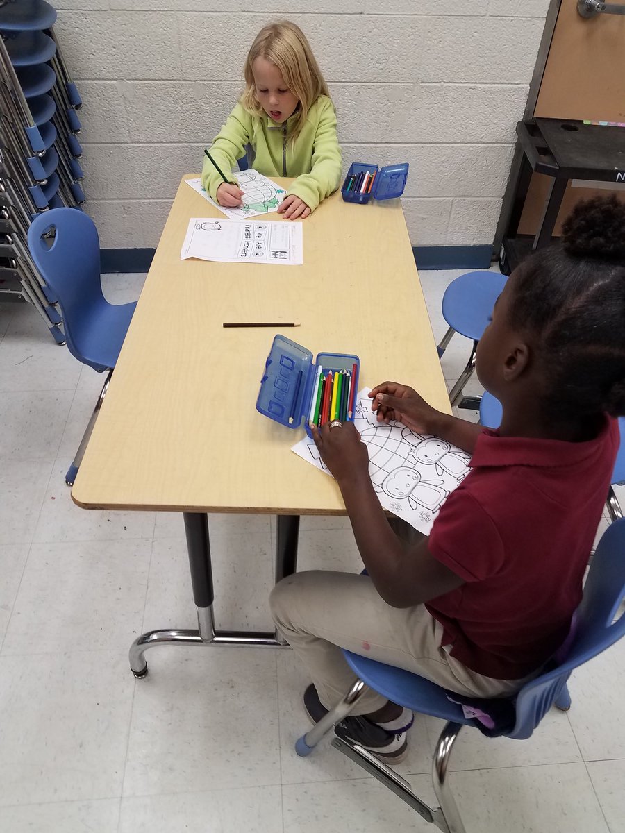 MsFrevel's tweet photo. SDE Media Snippets of the Week!
#SDEMedia #SDEistheplacetobe #VCSMedia #CenterFun https://t.co/3DF8qL3BHC