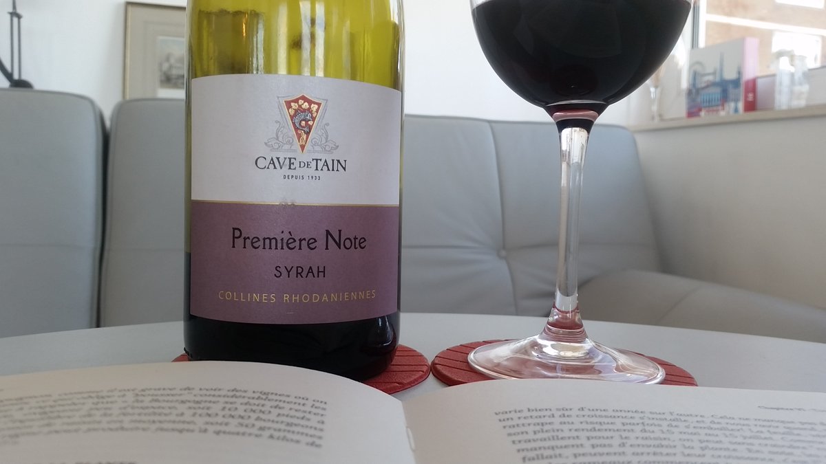 Weinschloss's tweet photo. My type of Sunday afternoon 
@cavedetain, #IGPCollinesRhodaniennes, Les Vignerons d'Uni-Médoc, #Médoc https://t.co/q9jccImjtx