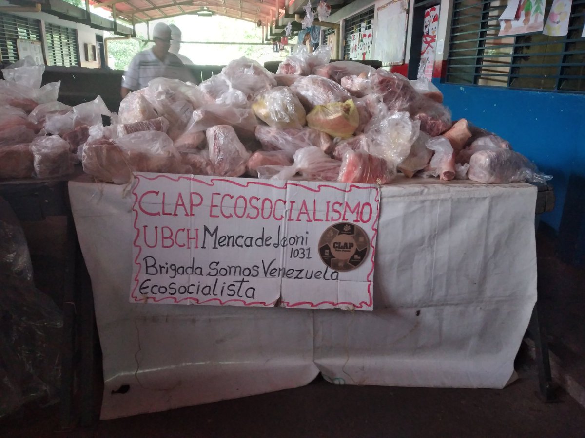 .<a href="/FreddyBernal/">Freddy Bernal</a>  cumpliendo con Plan Pesebre Navidad 2019 distribución del Pernil  en CLAP Ecosocialismo 451 familias beneficiadas 
Seguimos en Batalla y en Victoria!
#AmemosAlTachira

<a href="/NicolasMaduro/">Nicolás Maduro</a> <a href="/TrompizCarlos/">Carlos Trompiz</a> 
<a href="/YepfriArguello/">Yepfri Arguello</a> <a href="/jghuerfano/">Jiuvant Huerfano</a> <a href="/Rosusf23/">Rodolfo Suarez</a> <a href="/JuntosXTachira/">Protectorado Táchira</a>