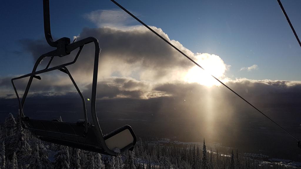 GYeulett's tweet image. Sunrise 
one more day 
wild and free