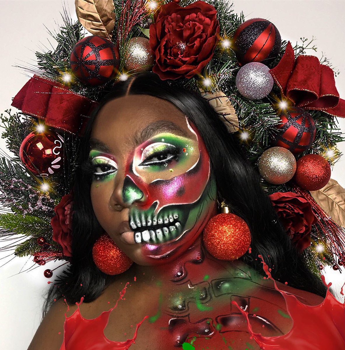 Naezrah's tweet photo. 🎄🎁✨ HOLIDAY WREATH✨🎁🎄
Clearly I have a new thing for skulls 😭.
I’ll be doing another holiday themed one. I wanted to put a holiday twist to @/the_wigs_and_makeup_manager and @jamescharles look they did for his mini palette launch.🎁

Products : https://t.co/zFUXOGwhg3 https://t.co/KdpvgbolrV