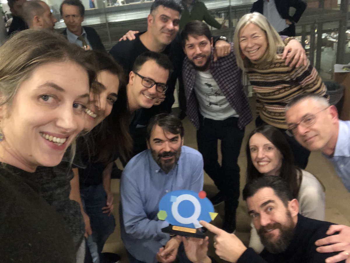 Domani alle 7 saprete tutti chi ha vinto e cosa abbiamo pensato per voi, su carta e online sul <a href="/sole24ore/">IlSole24ORE</a>. Per ora il super trofeo della #qualitadellavita 2019 (disegnato dal fantasmagorico <a href="/adrianoattus/">Adriano Attus</a> e stampato dal <a href="/FablabMilano/">FabLab Milano</a>) va a noi. Una squadra fortissimi.