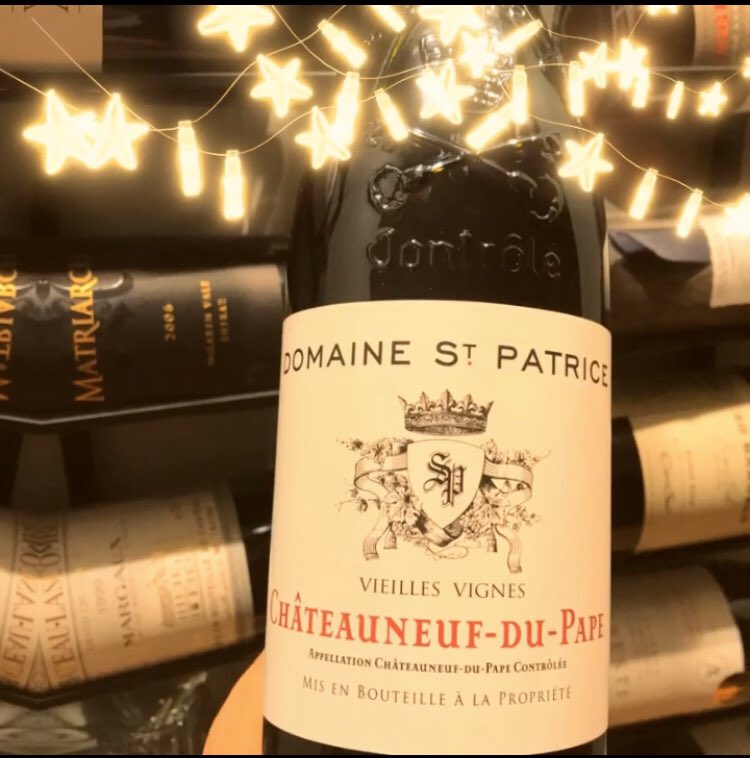 Wow this is the bizz. If looking for something special get to your local <a href="/SuperValuIRL/">SuperValu Ireland</a> &amp; ask for this. One of the originals delivered to Ireland in the early days &amp; we have rediscovered it. A truly gracious wine #speciallysourced just for you 
👊🎄 🎅🏻 🎁 🍷