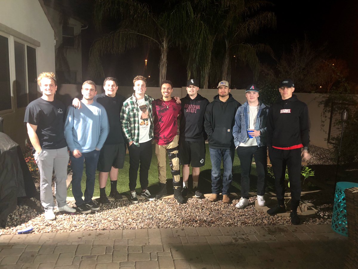 susandrx's tweet photo. The boys are back in town https://t.co/zQBXGqWSgp
