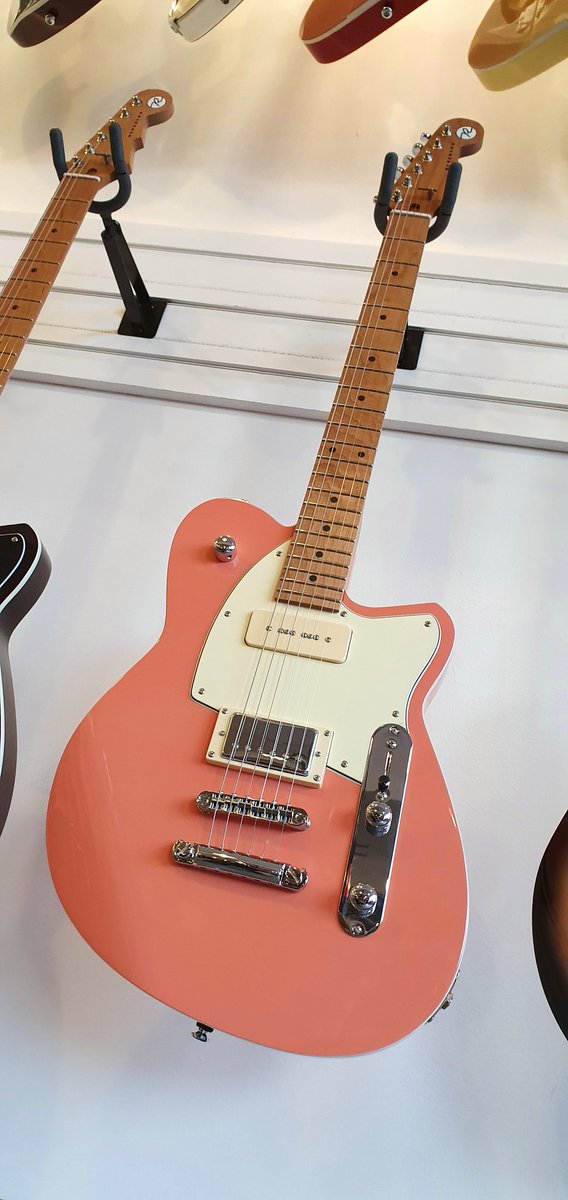 merchymusic's tweet photo. Limited Edition @ReverendGuitars @merchymusic

#Reverend #doubleagentog in #coral

https://t.co/hTKIVpj92k https://t.co/CgCAPrKqRO