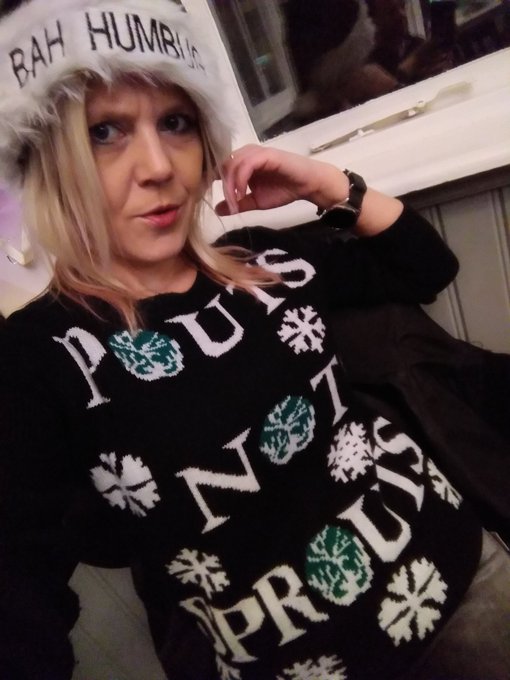In pub ready for a catch up with my beautiful friend @MdlPennDreadful  😃 https://t.co/Snkd9CDXQu<a href="/tag/adultwork"class="tags"><span>#adultwork</span></a>