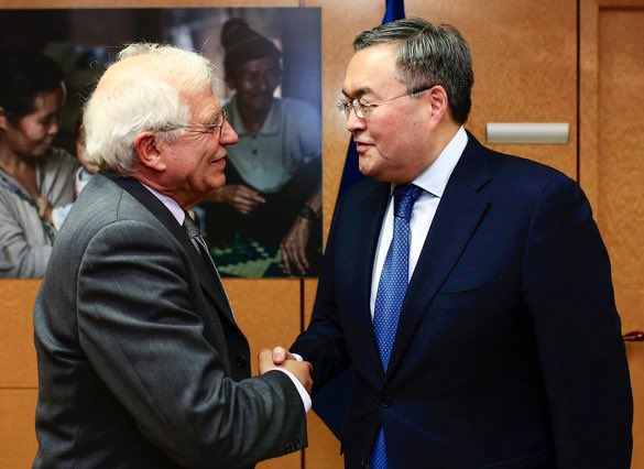 JosepBorrellF's tweet photo. Central Asia is a pivotal region. Good opportunity to discuss with @MFA_KZ Tileuberdi ways to enhance our bilateral cooperation on issues of common interest in the framework of our new EU #CentralAsiaStrategy #ASEM https://t.co/1OKkDVU00B