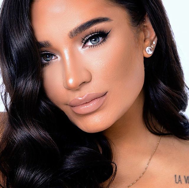 WIN THIS SHOOT! I’m giving away a shoot, glam and hair!! There’s only a few days left to enter. Contest rules on my last Christmas post. 🥰🌲🎁
<a href="/erinharris/">Erin Harris</a>.photography <a href="/sophiajhair/">𝐒𝐨𝐩𝐡𝐢𝐚𝐉.co</a> @makeupbymuavee #makeupgiveaway #makeup #hair #contest #merrychristmas ift.tt/2sv3LFs