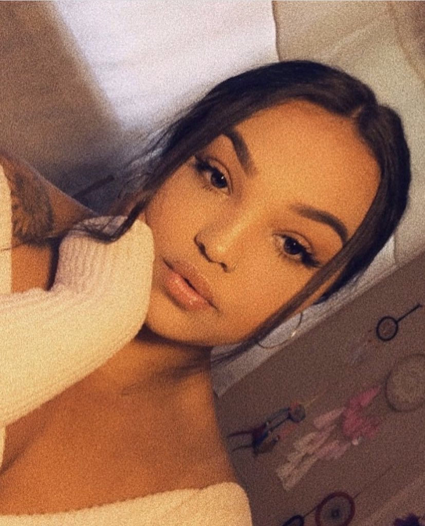 mxegxxn's tweet photo. i got so cute & was still being slept on all year 🥺 #HappyHoligays #POCpride https://t.co/HW3kUdNaJ0