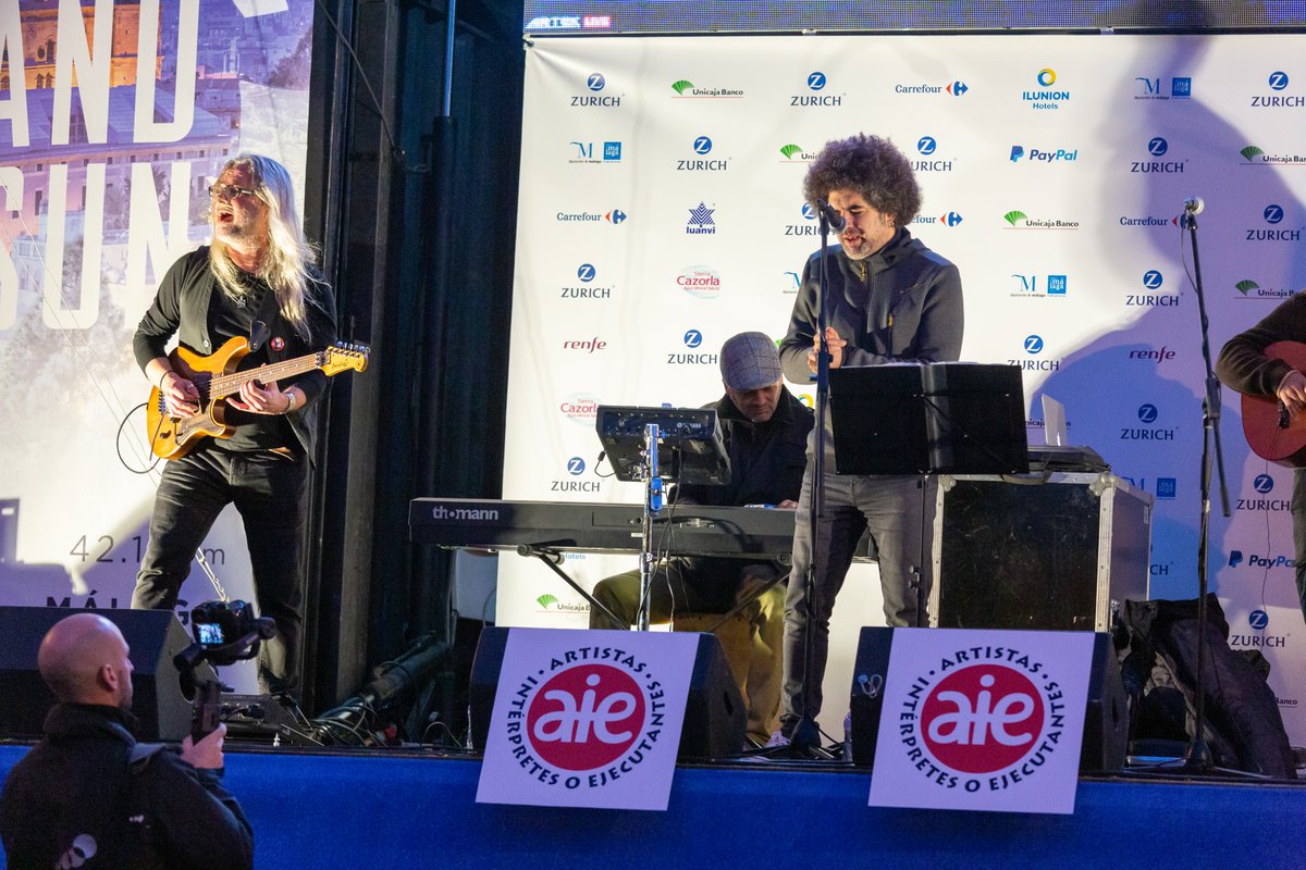 aieartistas's tweet photo. AIE ha participado hoy en el @maratonmalaga, organizado por Atresmedia Eventos, con la actuación de e-gipsy. Aquí os dejamos algunas fotos del evento.

Fotos: José Sosa https://t.co/lTXXPMY8ko