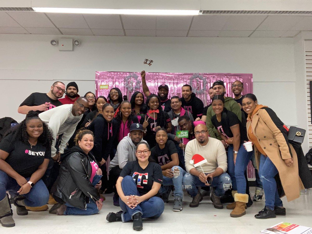 MakedaGadson's tweet photo. BQB holiday brunch! I appreciate this group of leaders sooo much! Looking forward to an epic 2020 π€© #bqbridge https://t.co/L4KGi6ne76