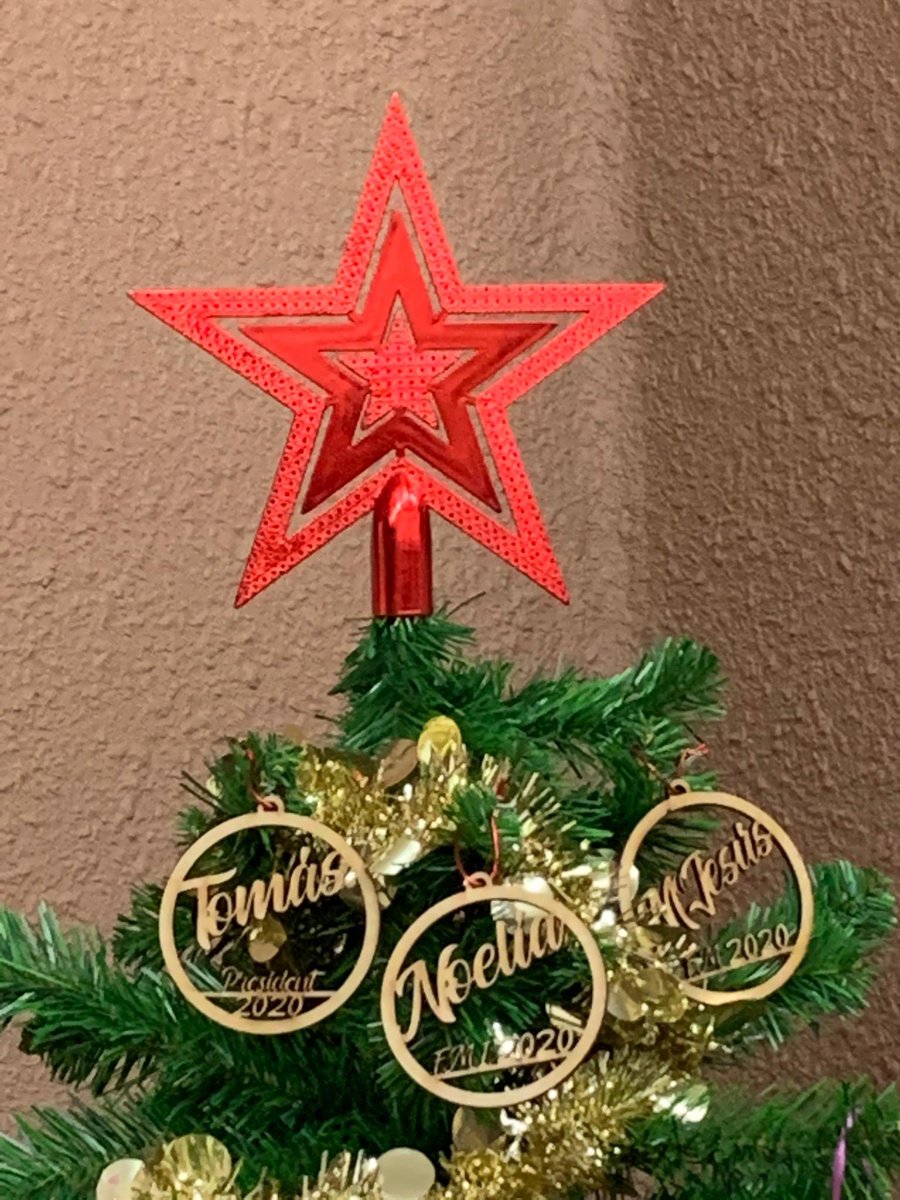 FallaFontanars's tweet image. Finalizada la decoración navideña de nuestros representantes, en esta navidad fallera tan especial para ellos. Bon Nadal!!!!