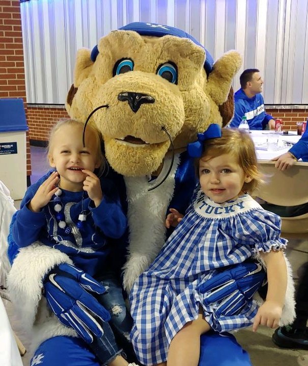 MeganEileenKy's tweet photo. #weareUK Go cats! https://t.co/N0LrrKfLUX