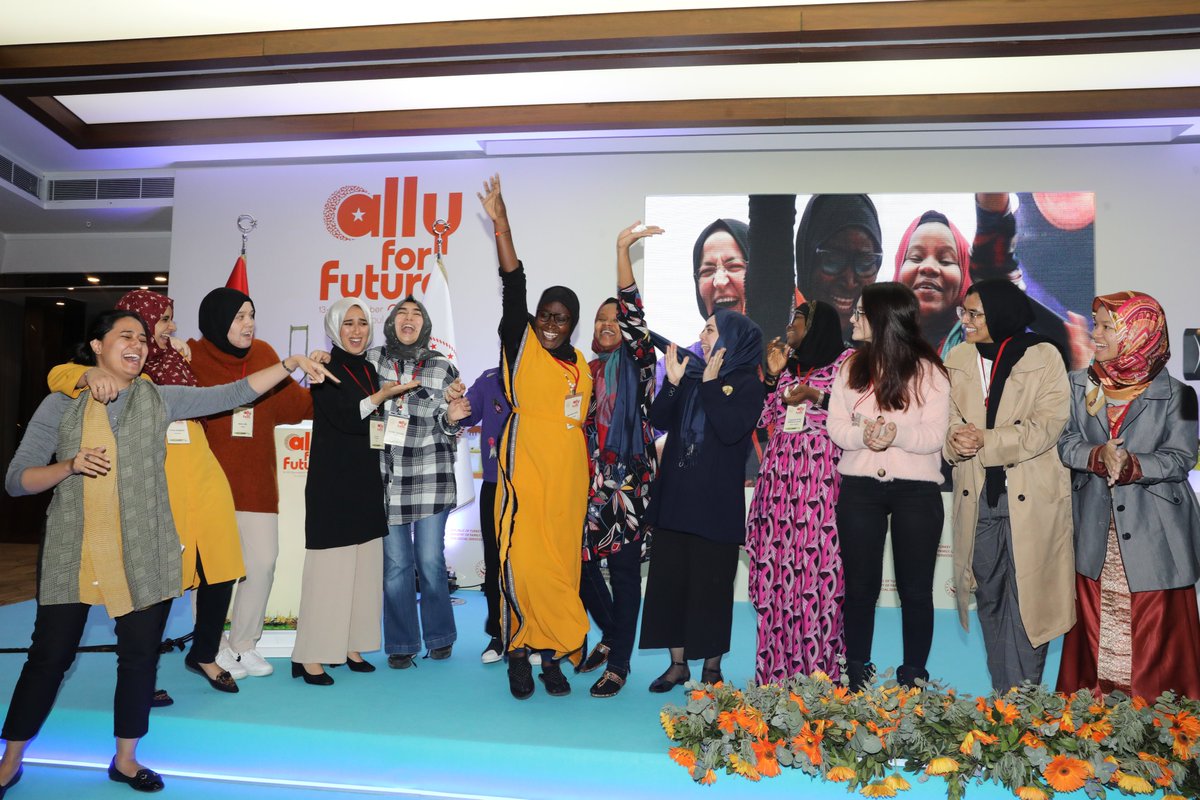 ally4future's tweet photo. Participants enjoy with the culinary workshop by Hatice Özdemir Tülün. #ally4future2019 @ksgm_acshb @ailevecalisma #workshop https://t.co/NwGL9pSWXf