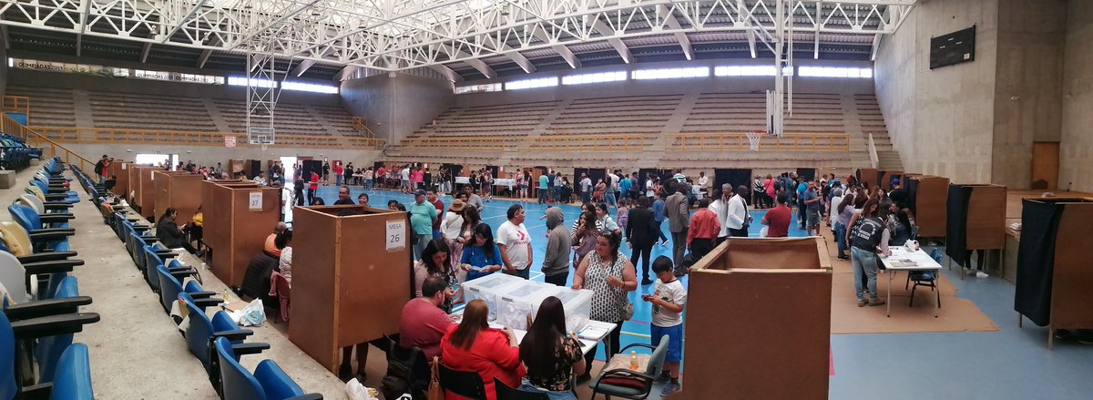 Marjorie_Rami's tweet image. Gran cantidad de personas a esta hora en #ConsultaCiudadana en #Techado #TierrasBlancas  incluso hasta extranjeros... @red_coquimbo @CoquimboPereira