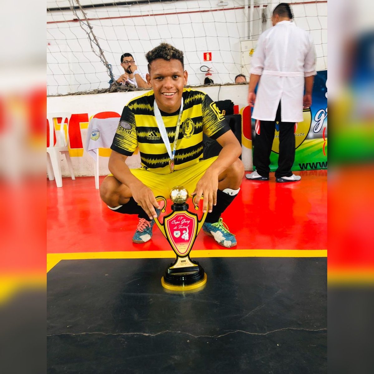 BryanCoutinho5's tweet photo. 2 dias 2 titulos,agradecer a Deus sempre!! #MeAche😸 https://t.co/e5aSqHjnJf