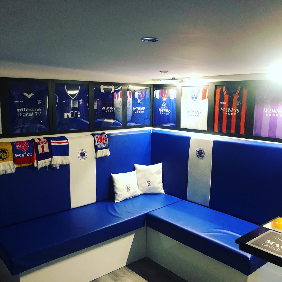 j_mc4's tweet photo. My home for the next few weeks darts 🎯 football ⚽️ and beer 🍺 cannae beat it. Thanks Santa 🎅🏻🤣🤣 https://t.co/gWgRsSk9Vw