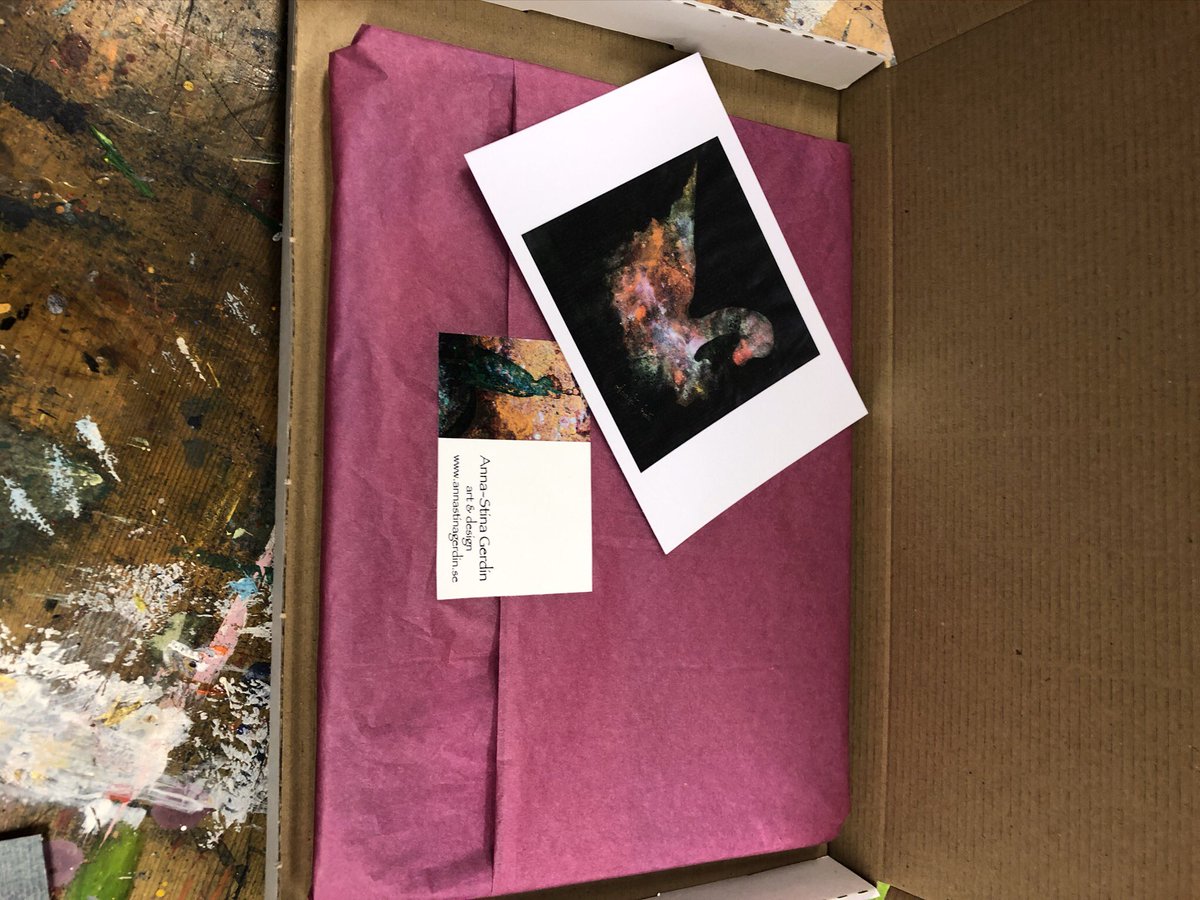AnnaStinaGerdin's tweet photo. Packar och skickar brickor. Tycker verkligen om att få göra fina paket till mina kunder💞 https://t.co/rq5uDaf0H9