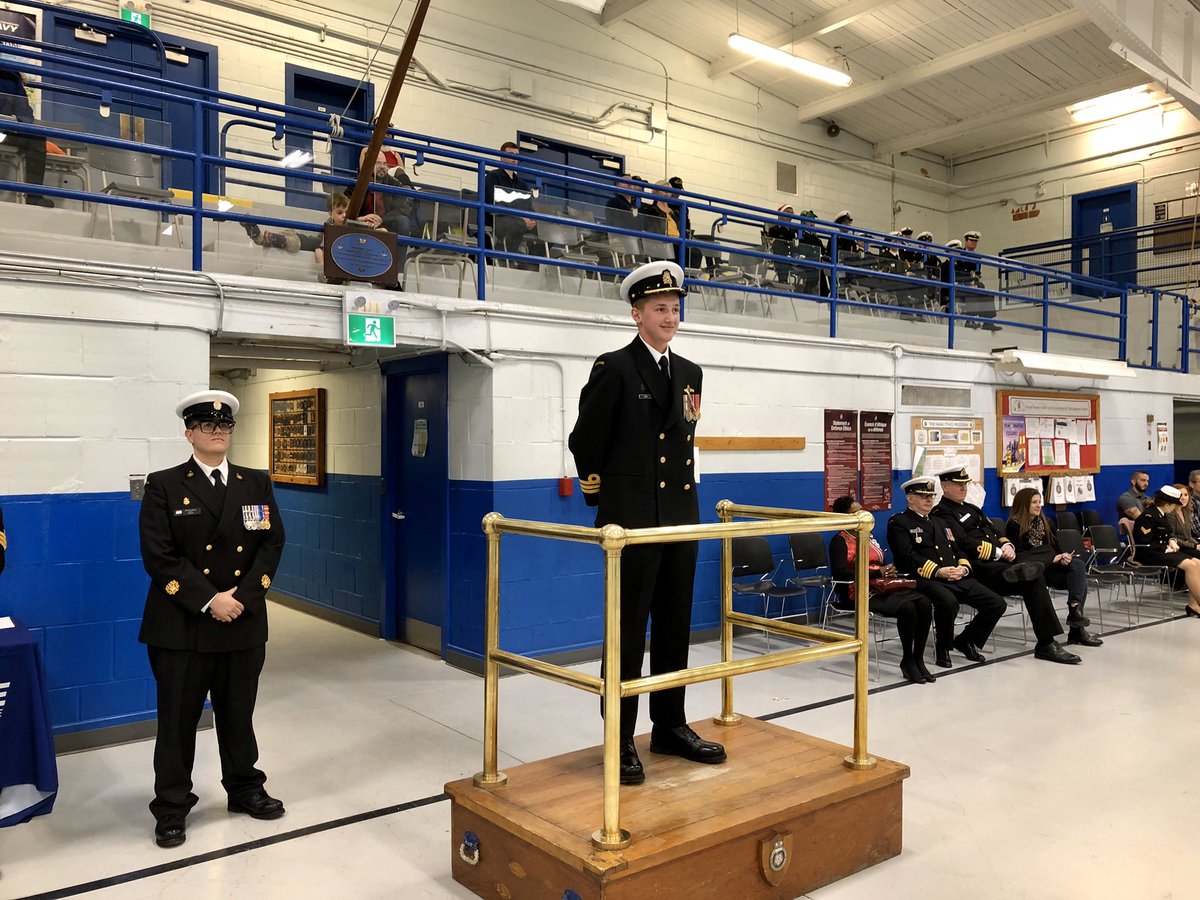 HMCS_NCSM_YORK's tweet photo. Keeping up with holiday traditions, @CO_HMCSYork traded tunics with the youngest member of Ship's Company, OS Lord during our annual Christmas Dinner! ๐งฅ๐ https://t.co/JFN1ZlK7vw