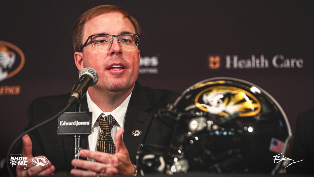 Mizzou Football (@mizzoufootball) on Twitter photo Relive this week's hiring of <a href="/CoachDrinkwitz/">Eliah Drinkwitz</a>, courtesy of <a href="/MizzouPix/">MIZZOU PHOTO</a> ‡οΈ
π bit.ly/2LX1ZUF
#MIZ | #ShowMe π―π Relive this week's hiring of <a href="/CoachDrinkwitz/">Eliah Drinkwitz</a>, courtesy of <a href="/MizzouPix/">MIZZOU PHOTO</a> ‡οΈ
π bit.ly/2LX1ZUF
#MIZ | #ShowMe π―π